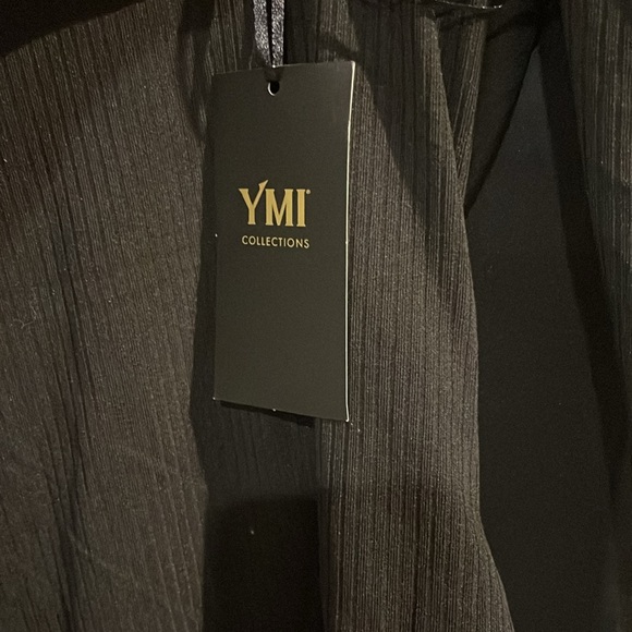 YMI Collections black long sleeve juniors tshirt size small NWT - Picture 3 of 7